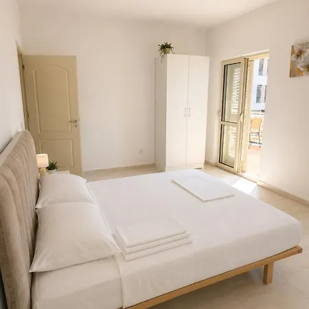 Seaside In Qerret Appartement